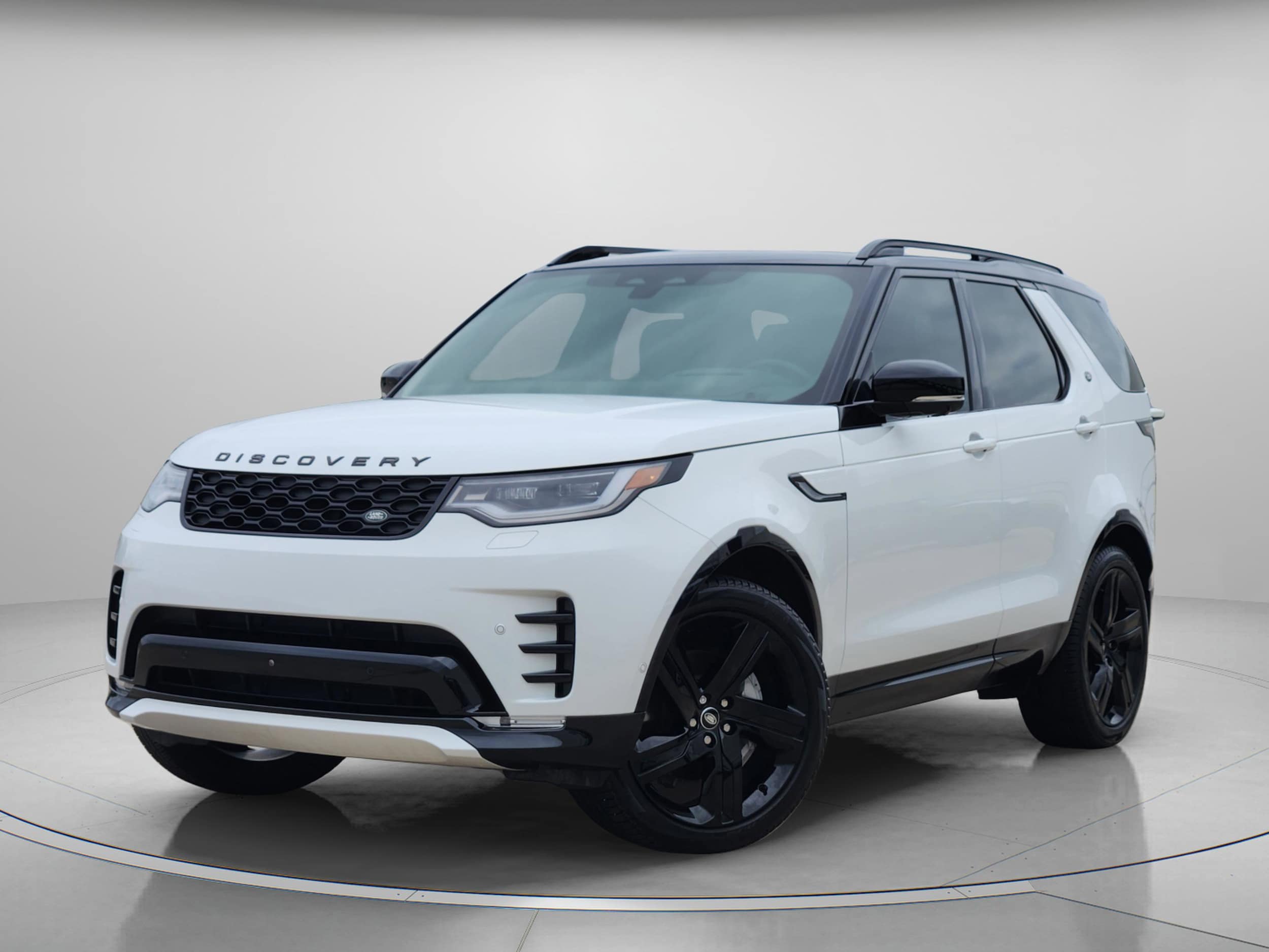 2025 Land Rover Discovery P300 Dynamic SE's photo