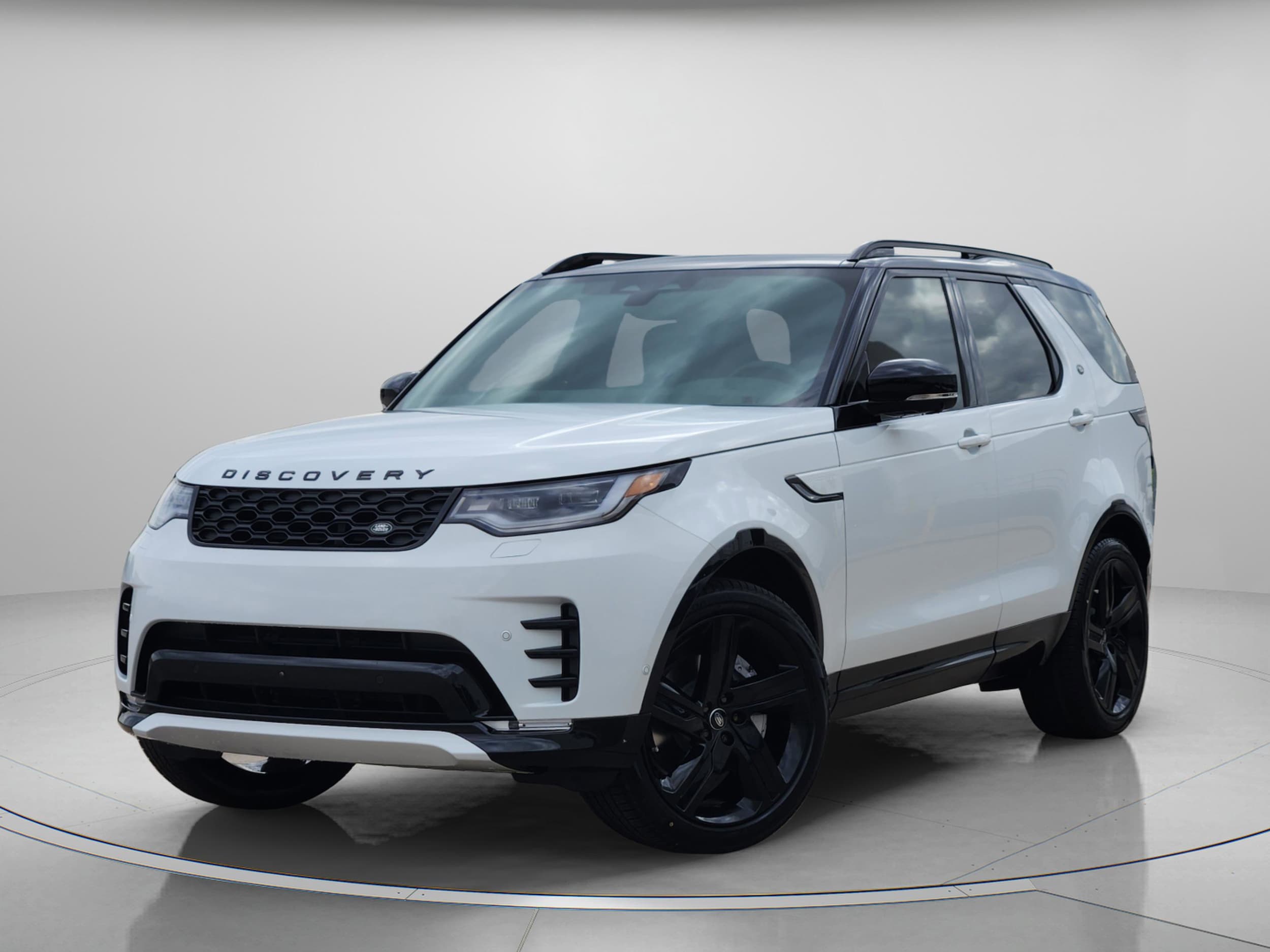 2026 Land Rover Discovery P300 Dynamic SE's photo