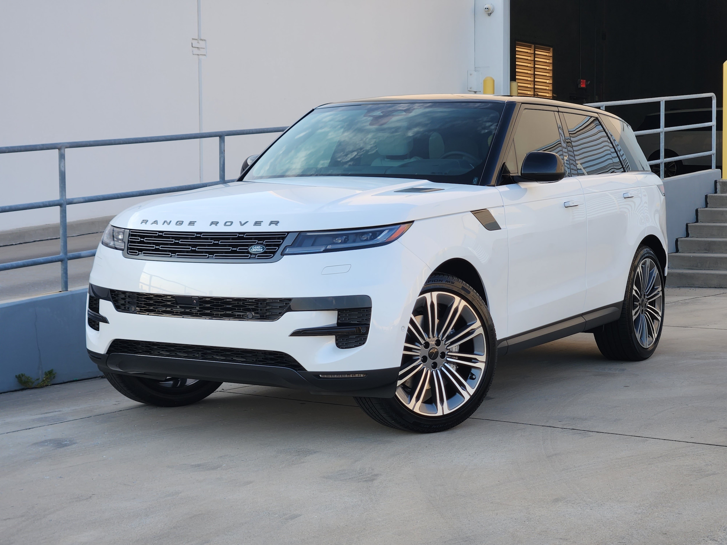 New 2026 Land Rover Range Rover Sport SE