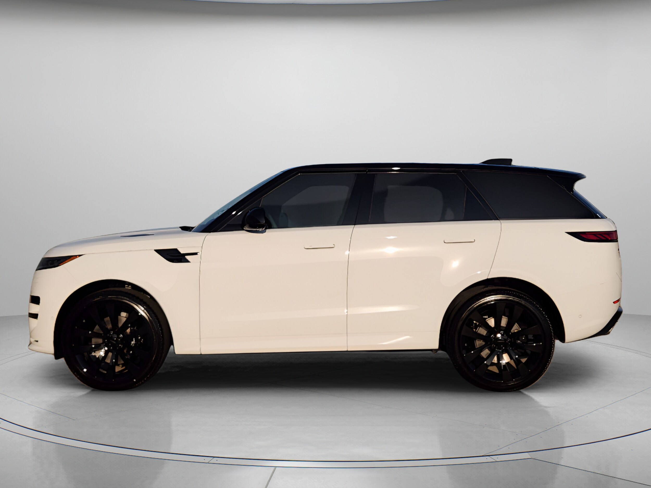 New 2026 Land Rover Range Rover Sport Dynamic SE