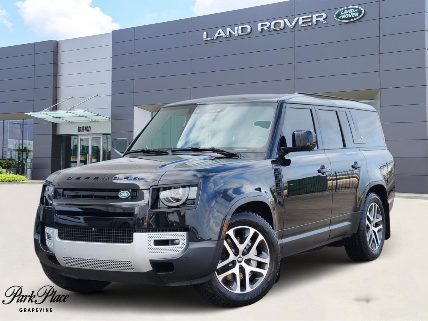 2024 Land Rover Defender X-Dynamic SE's photo