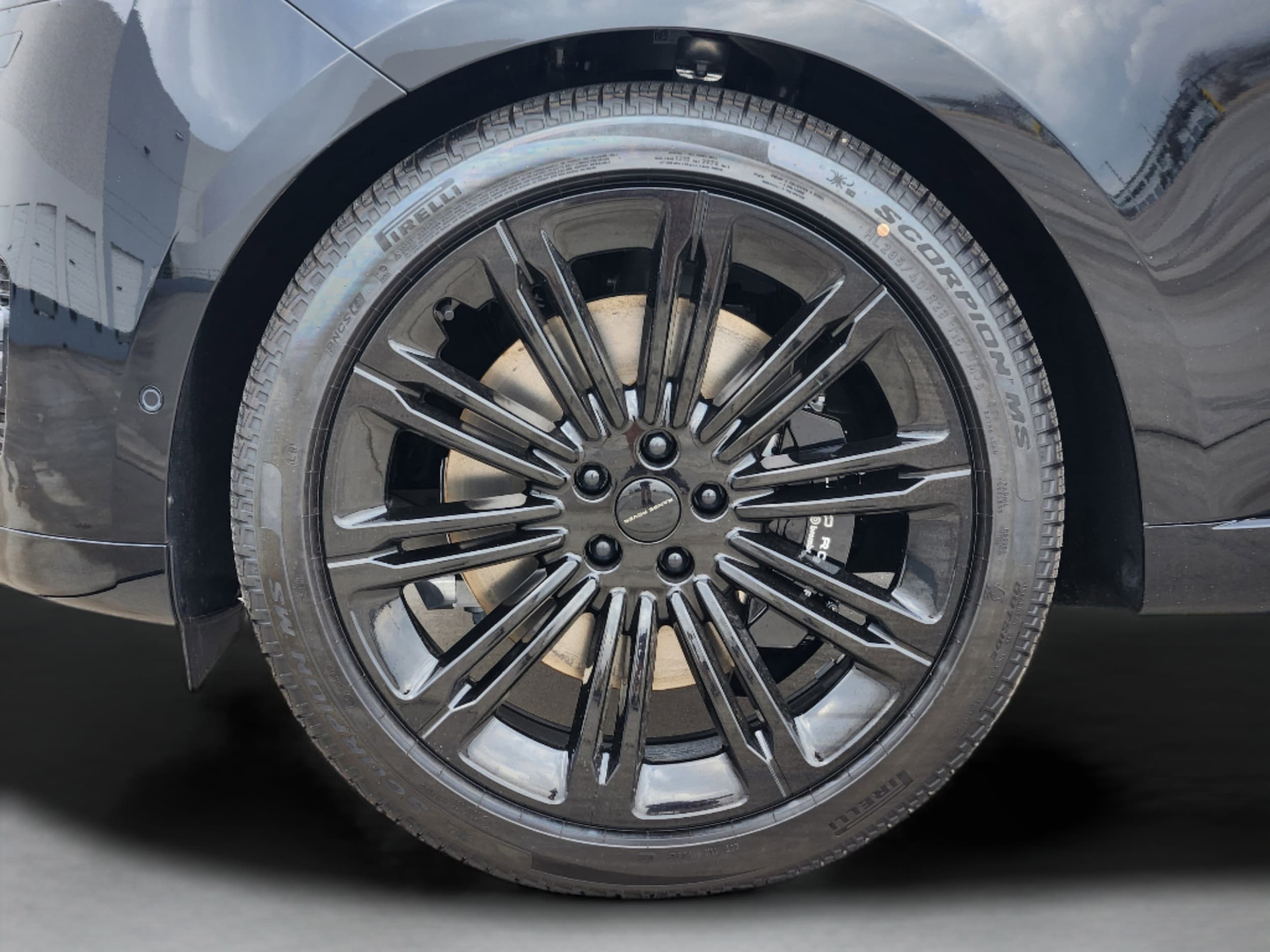 2026 Land Rover Range Rover SE - Photo 10