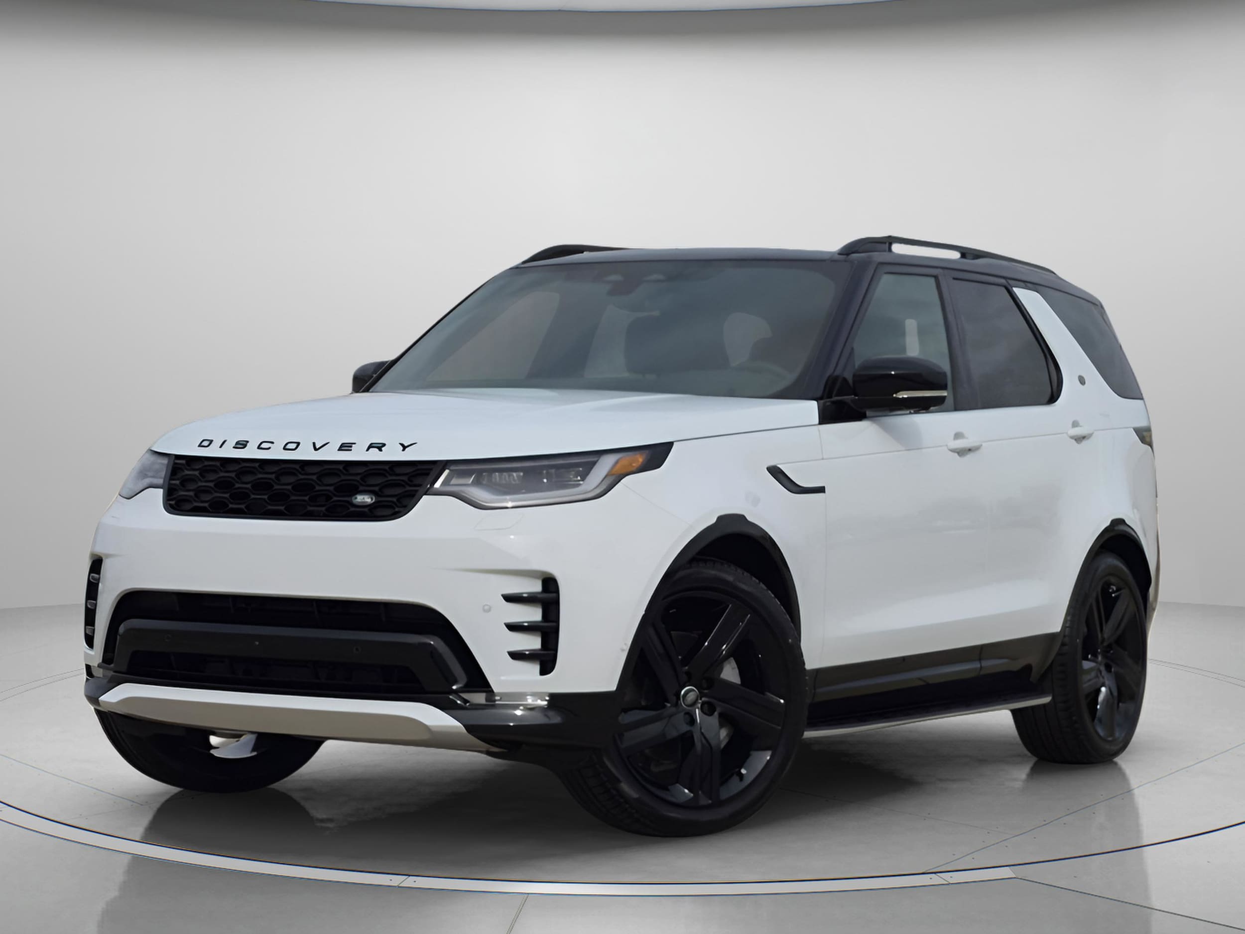 2026 Land Rover Discovery P300 Dynamic SE's photo