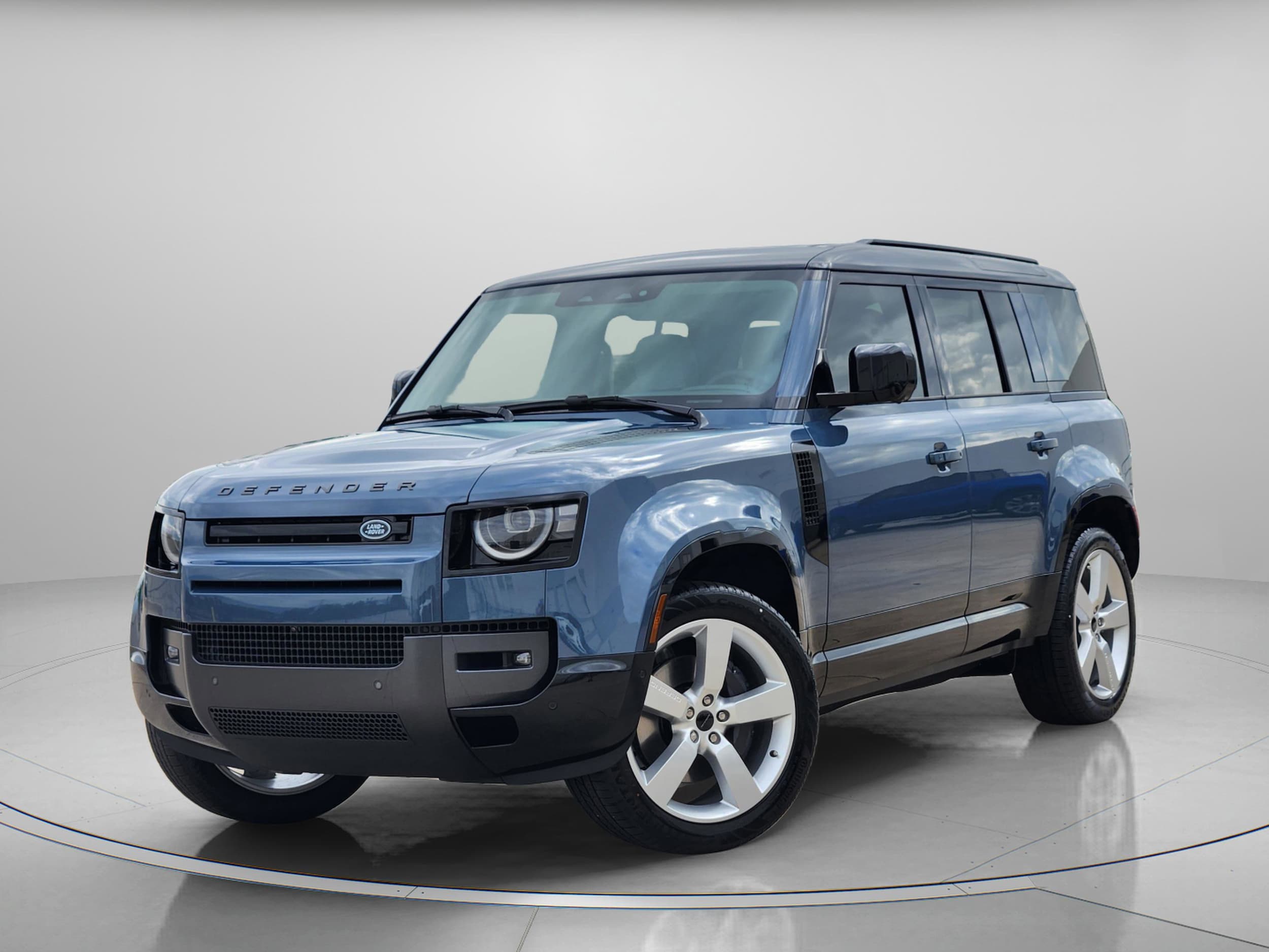 2026 Land Rover Defender 110 X-Dynamic SE P400's photo