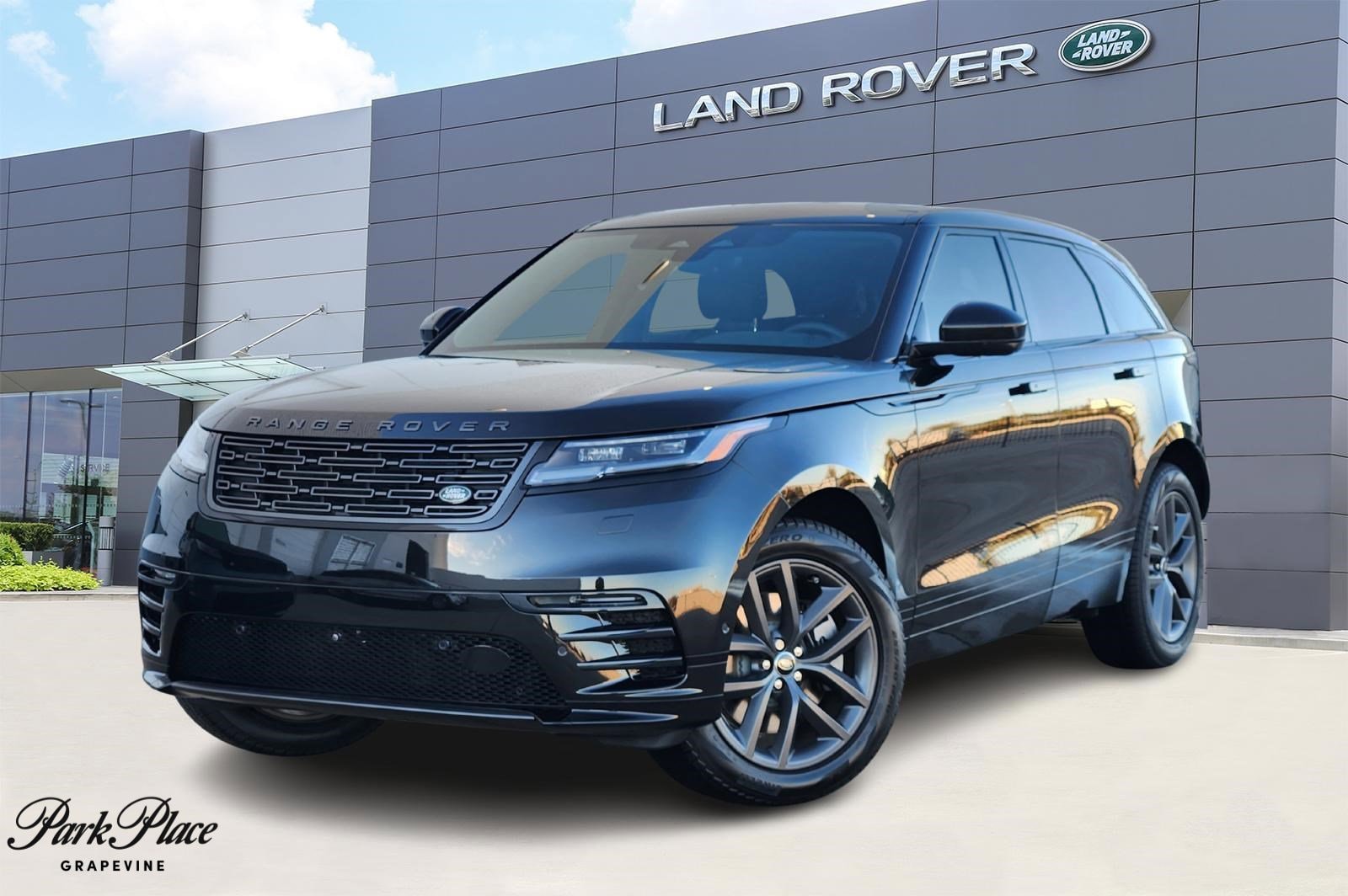 2026 Land Rover Range Rover Velar Dynamic SE's photo