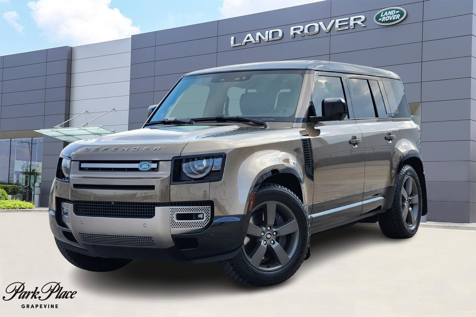 2025 Land Rover Defender X-Dynamic SE's photo