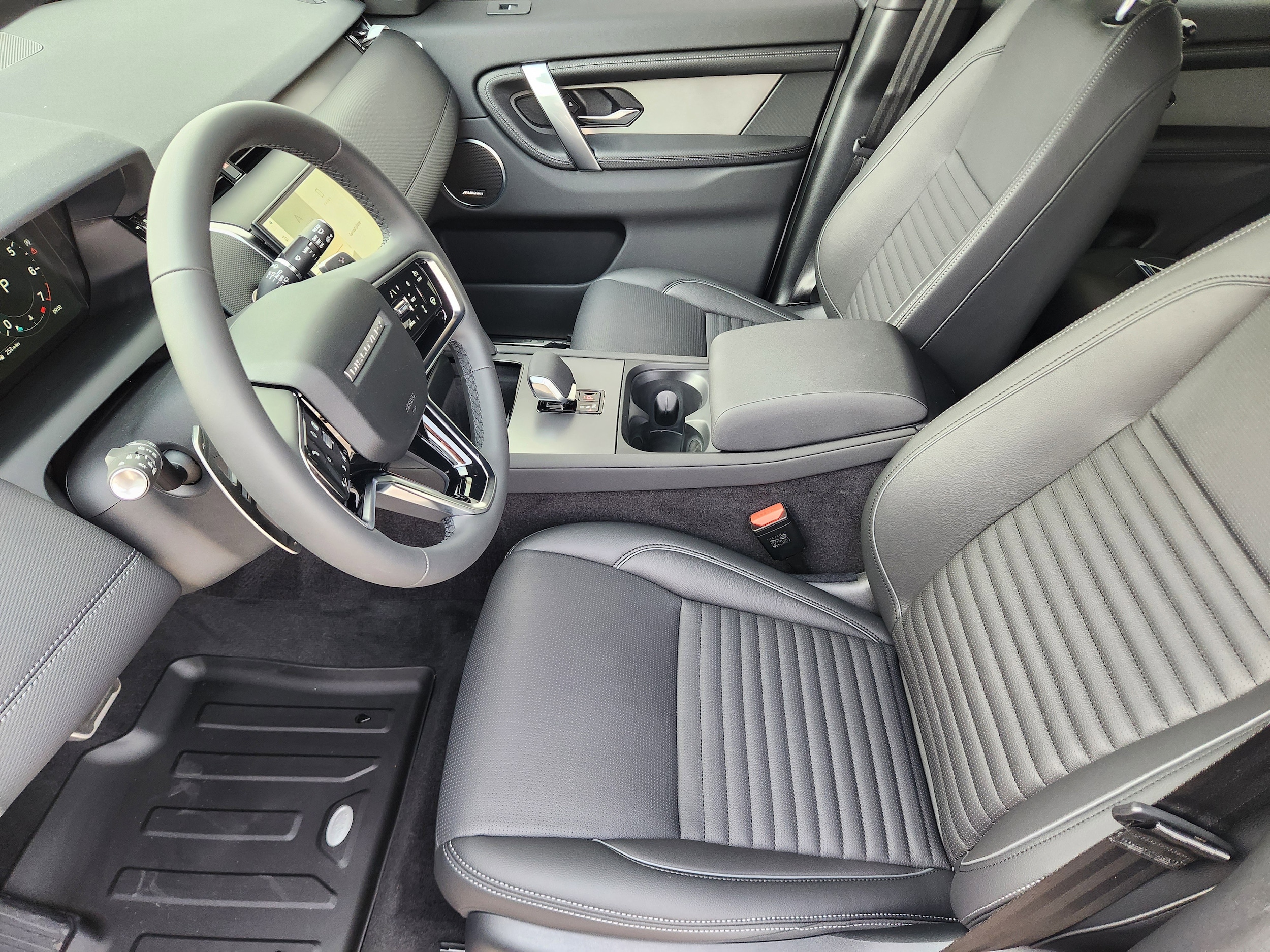 2025 Land Rover Discovery Sport Dynamic SE - Photo 8