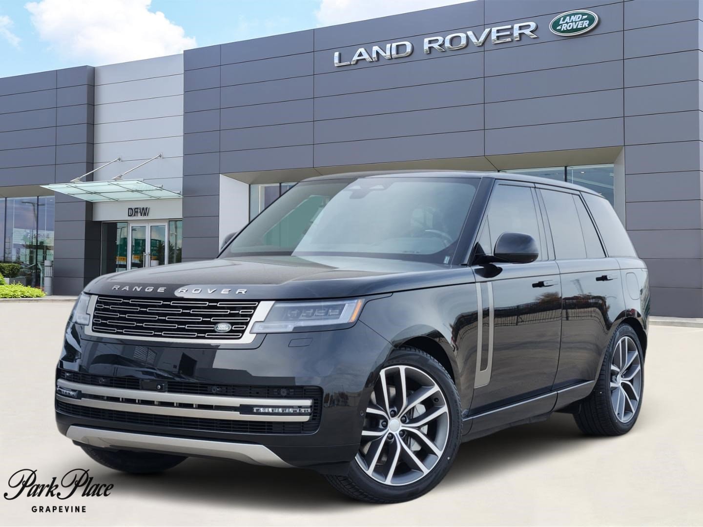 2025 Land Rover Range Rover SE's photo