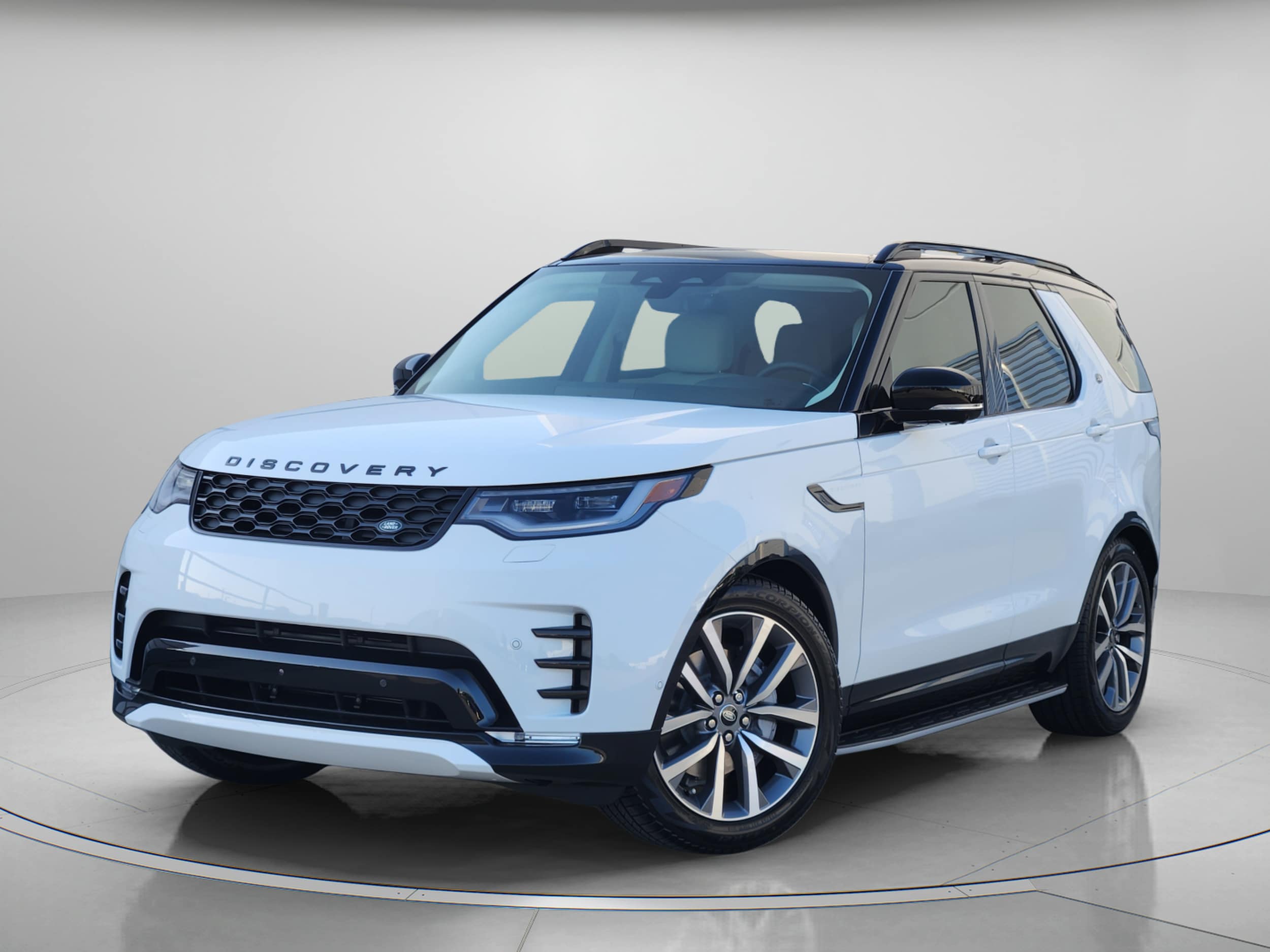 New 2026 Land Rover Discovery Dynamic SE
