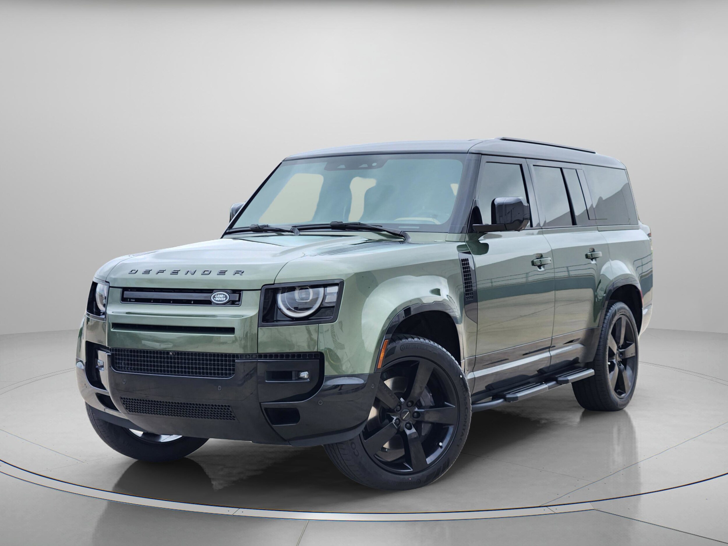 2026 Land Rover Defender 130 X-Dynamic SE P400's photo