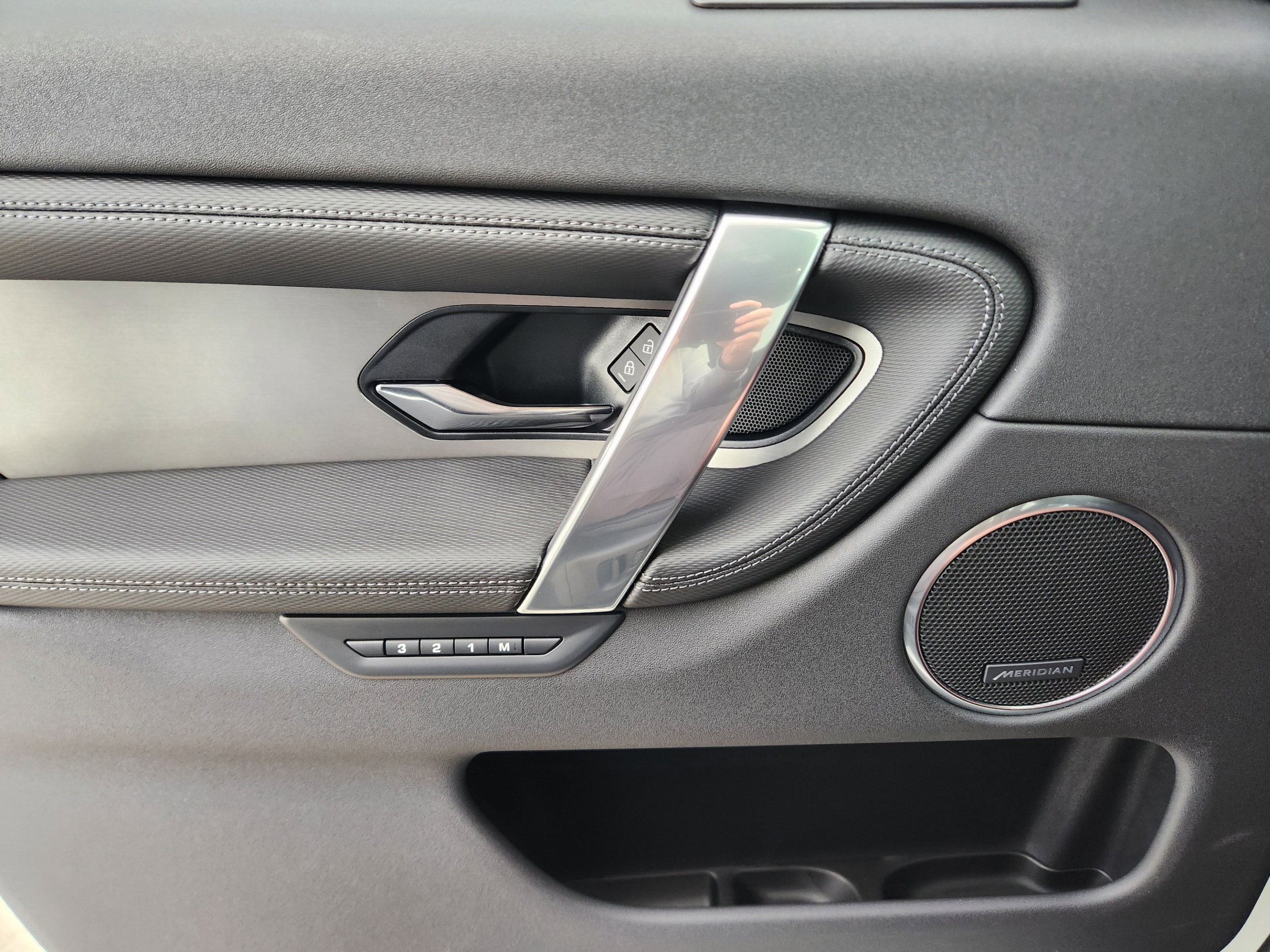 2025 Land Rover Discovery Sport Dynamic SE - Photo 28