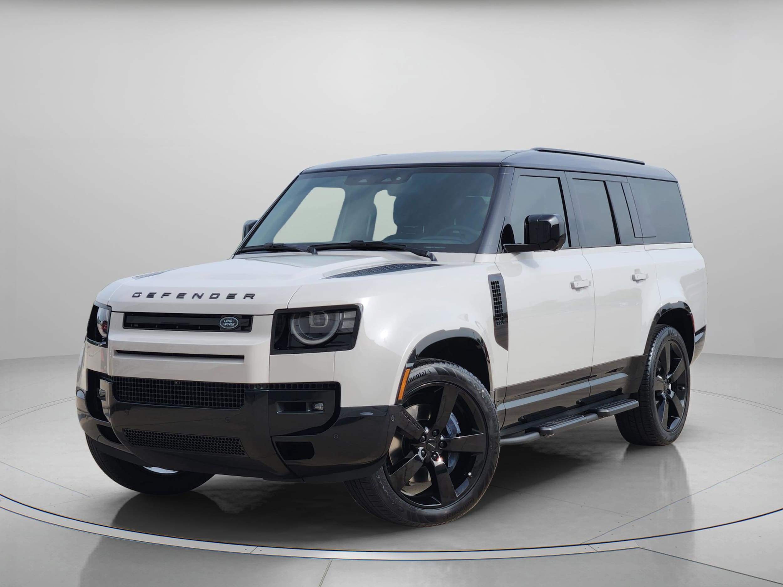 2026 Land Rover Defender 130 X-Dynamic SE P400's photo