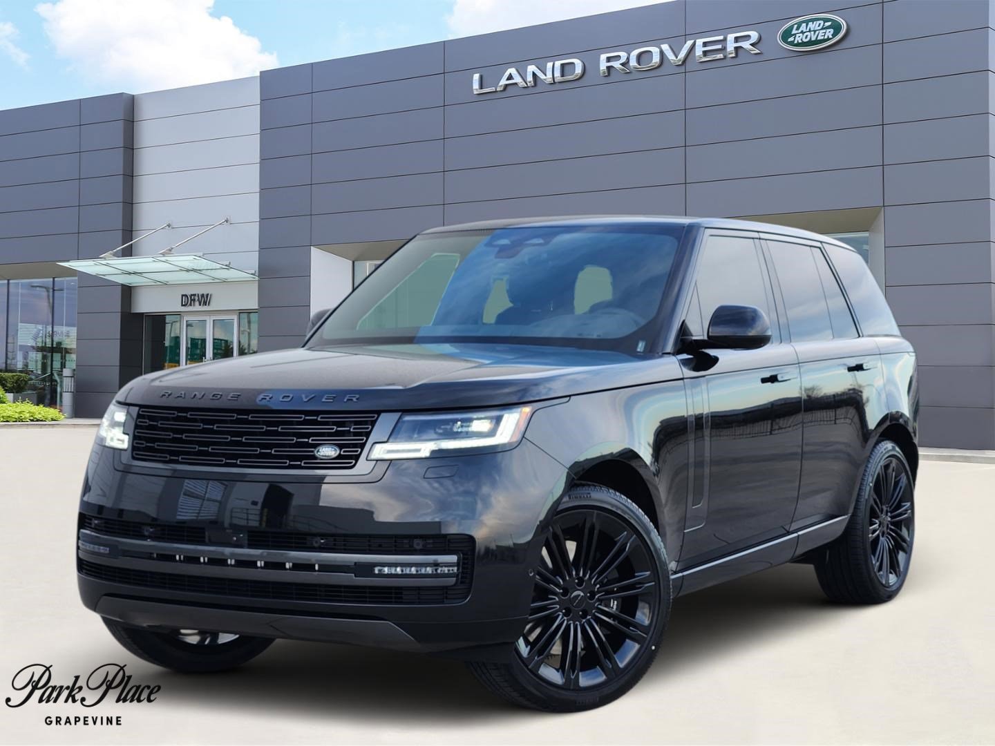 2026 Land Rover Range Rover SE's photo