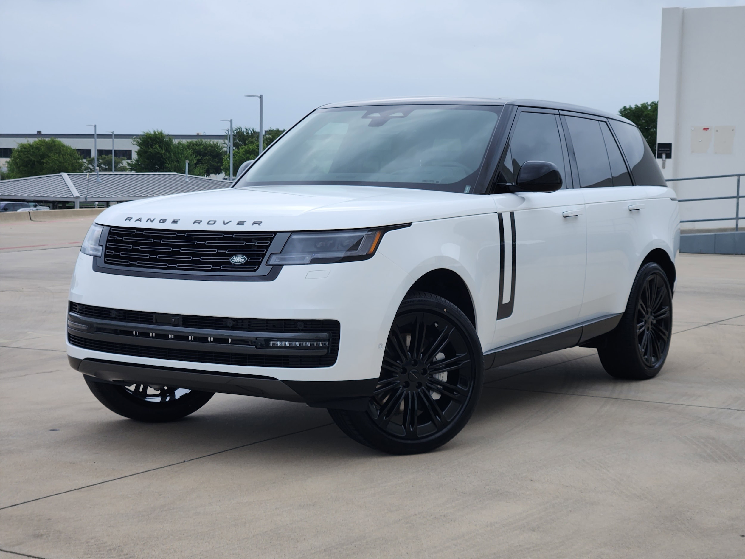2026 Land Rover Range Rover 4.4 SE SWB's photo