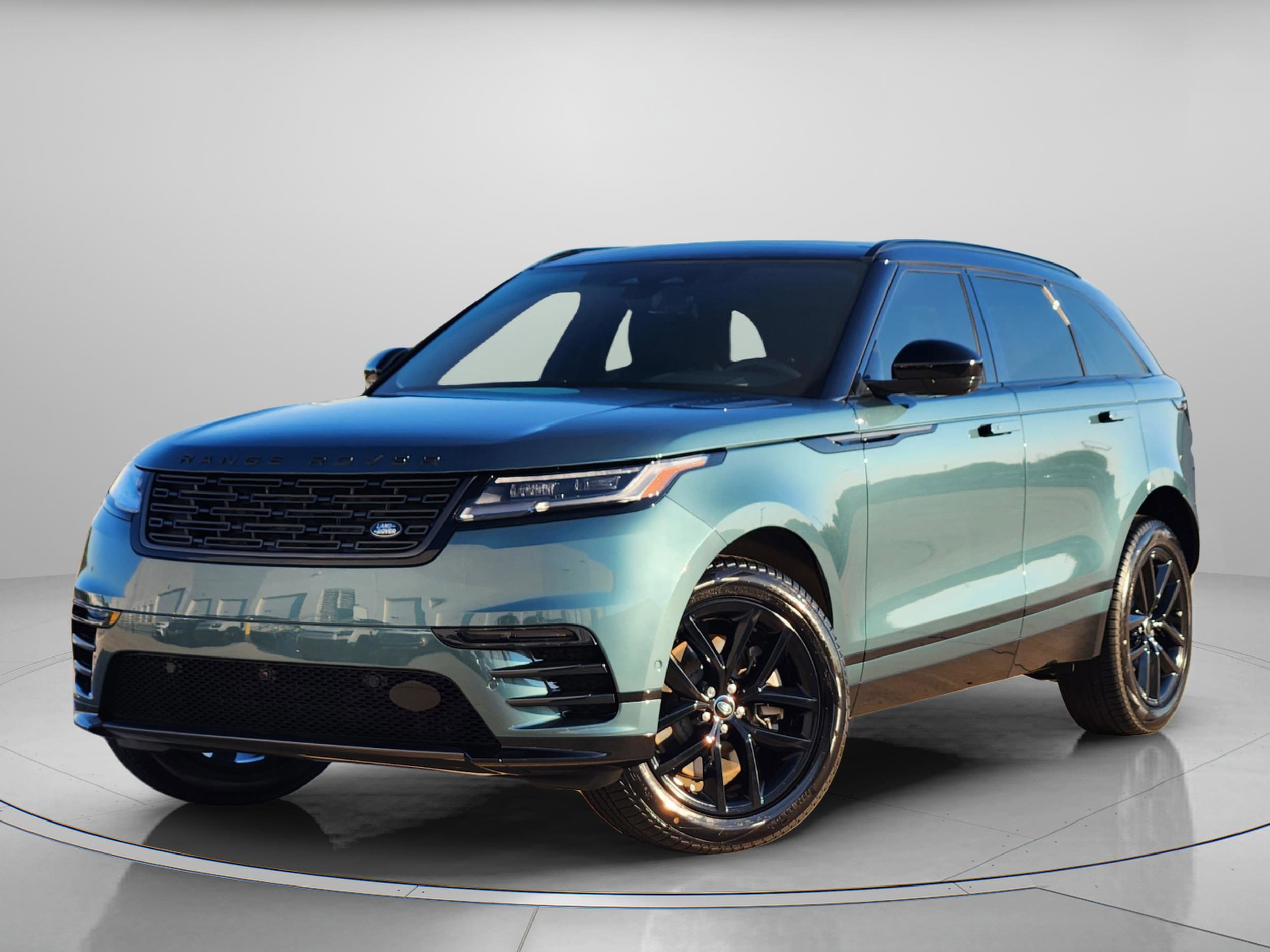 2026 Land Rover Range Rover Velar P250 Dynamic SE's photo
