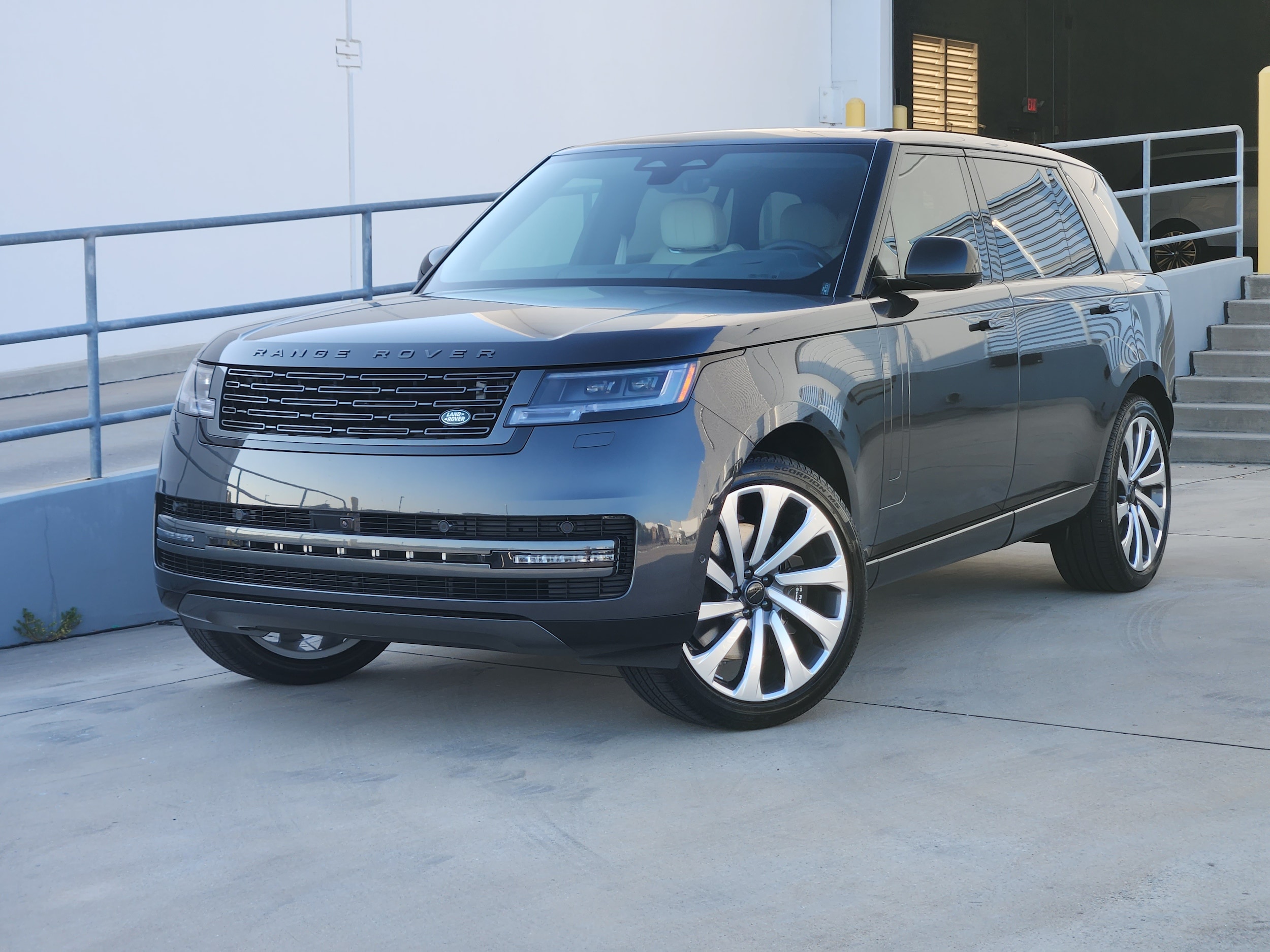 New 2026 Land Rover Range Rover SE LWB 7-Seats / V8