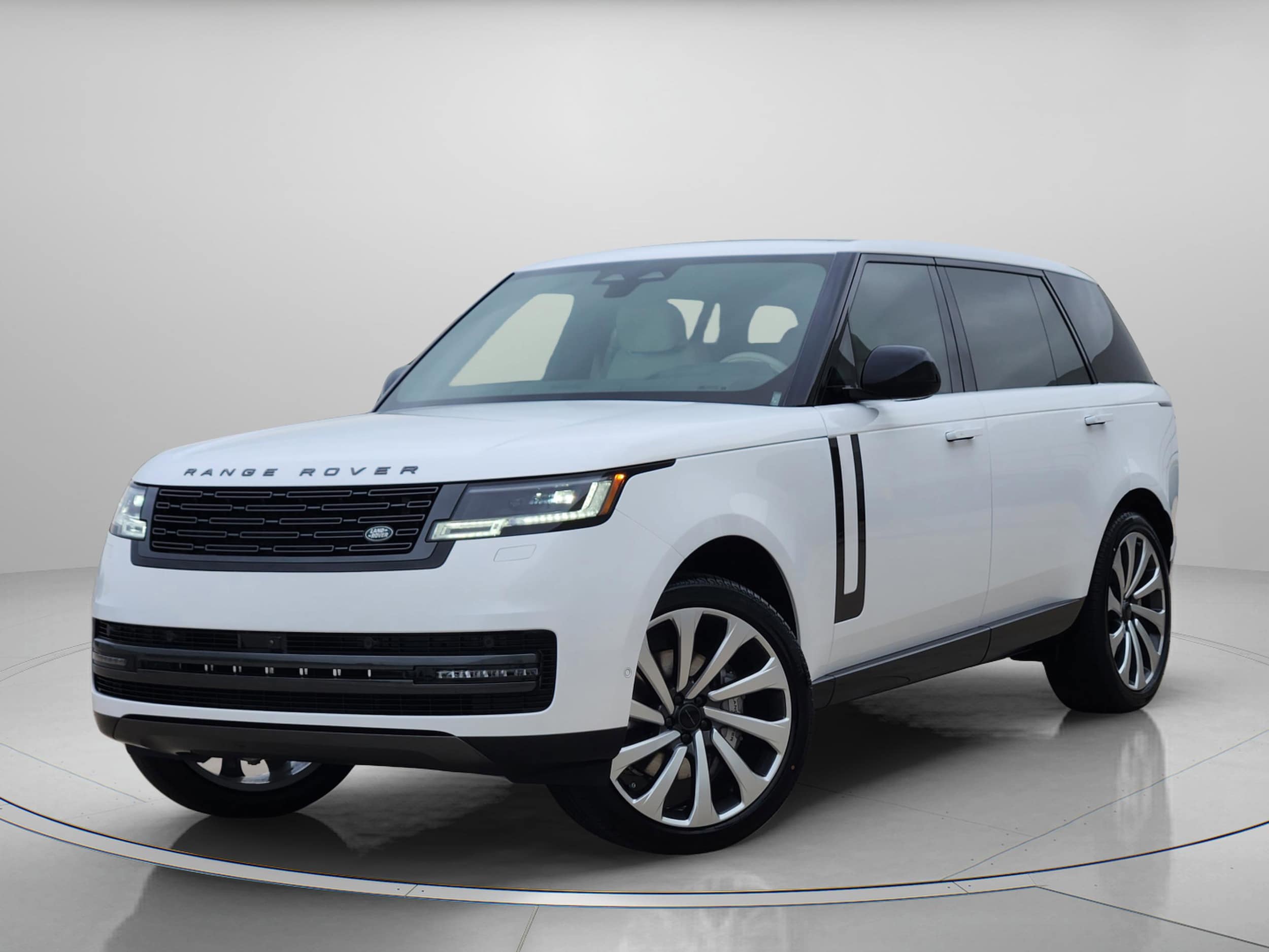 2026 Land Rover Range Rover 3.0 SE LWB 7's photo