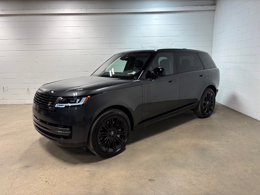 2025 Land Rover Range Rover SE's photo
