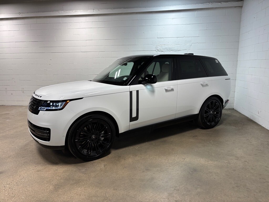 2025 Land Rover Range Rover SE's photo