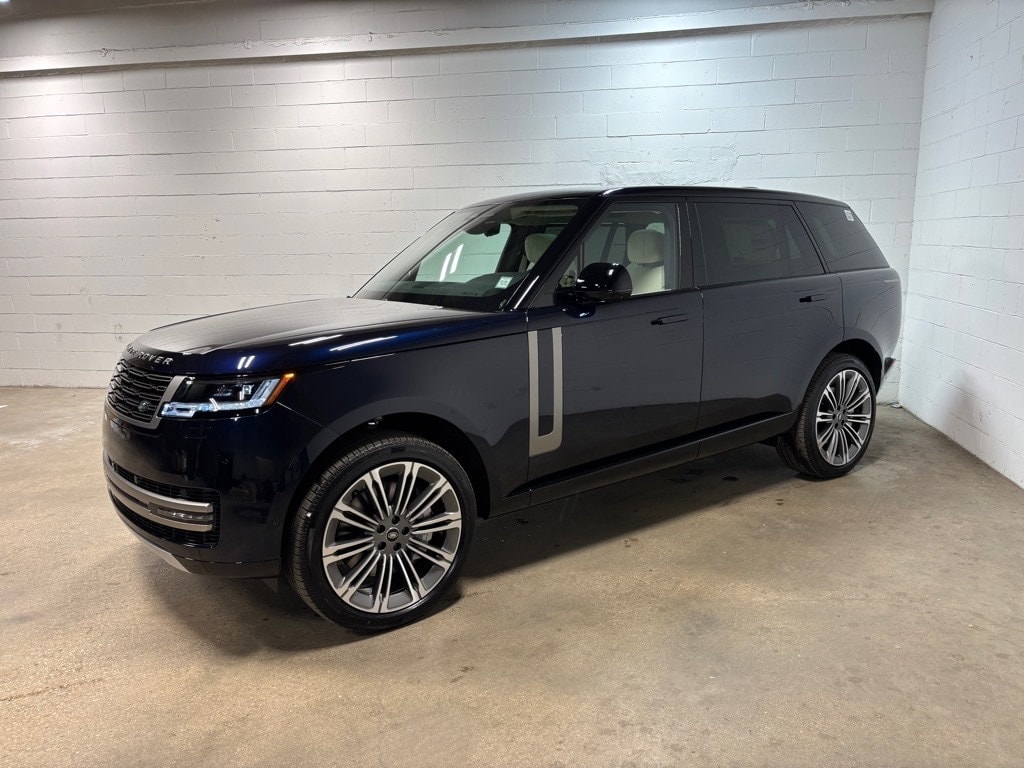 2025 Land Rover Range Rover SE's photo
