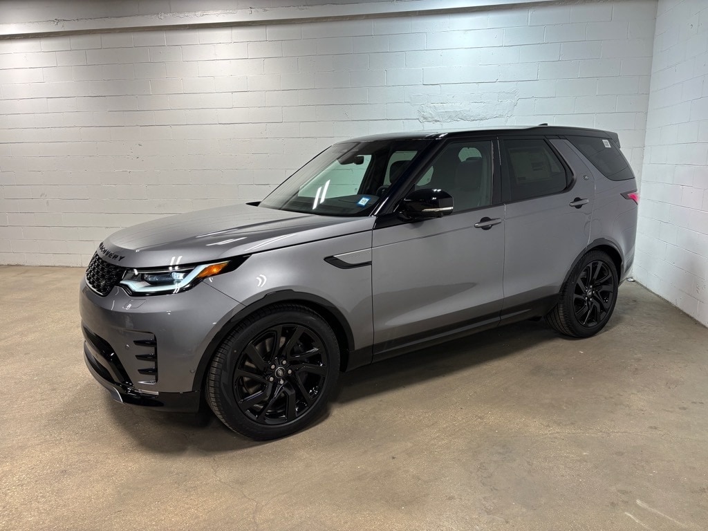 2025 Land Rover Discovery Dynamic SE's photo