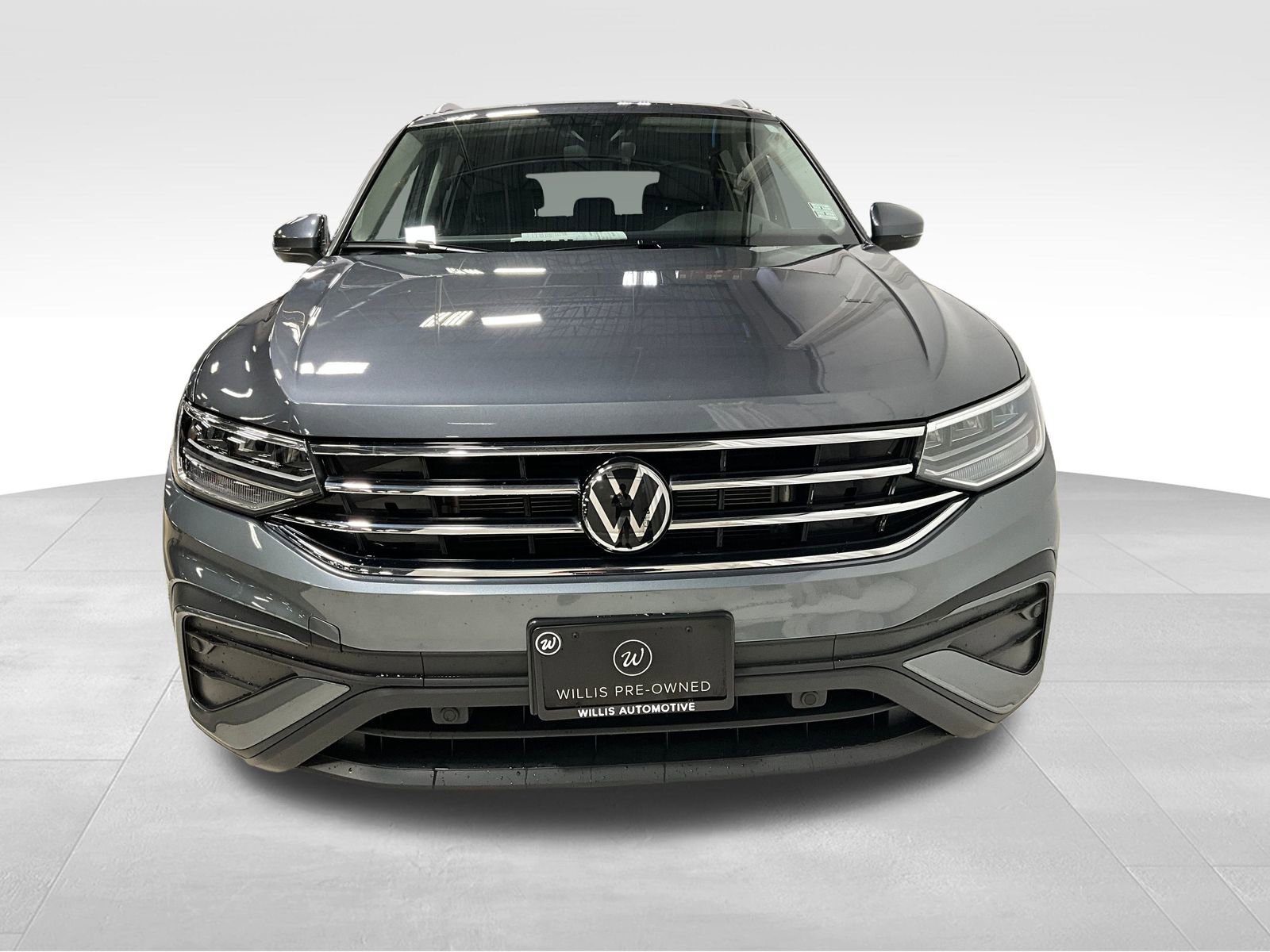 2024 Volkswagen Tiguan SE photo 2