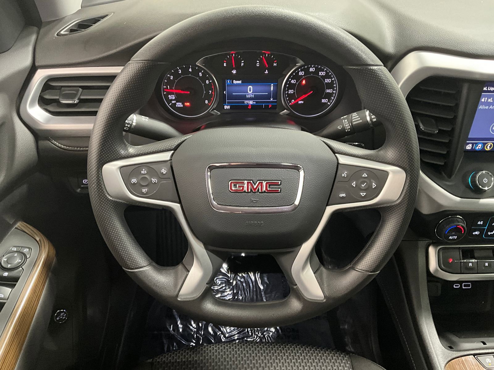 2023 Gmc Acadia SLE photo 4