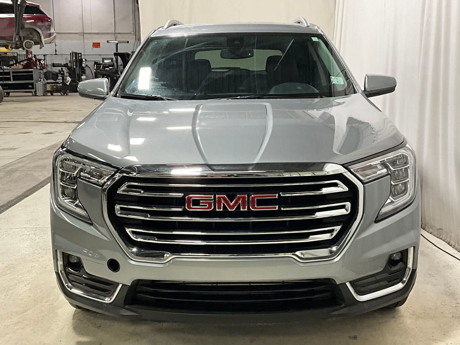 Used 2024 GMC Terrain SLT with VIN 3GKALVEG8RL299515 for sale in Des Moines, IA