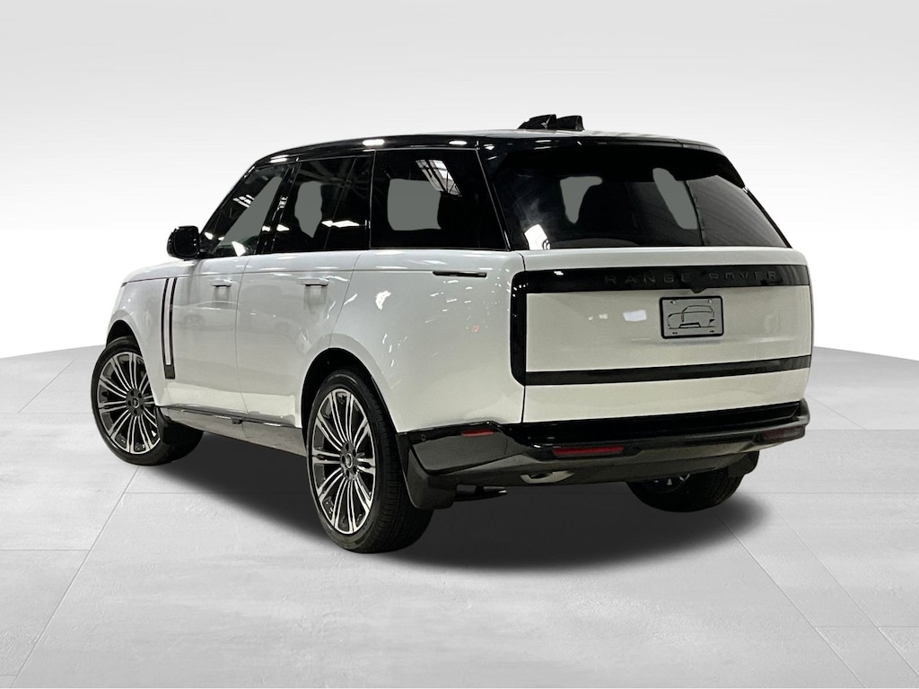 New 2025 Land Rover Range Rover SE SUV