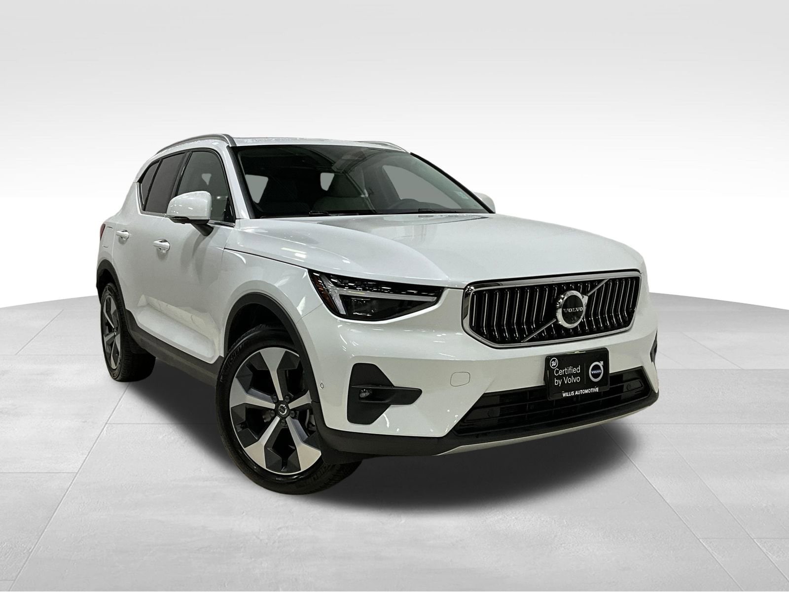 2025 Volvo XC40 Plus's photo
