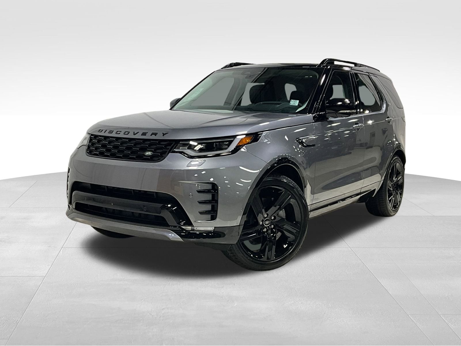 2026 Land Rover Discovery Dynamic SE SUV's photo