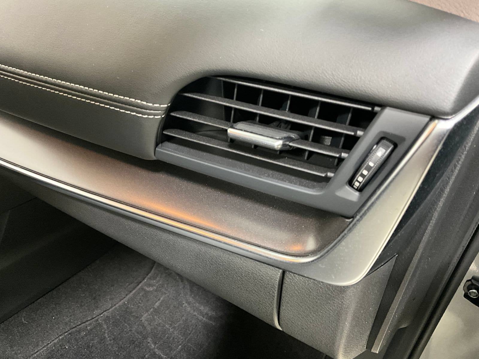 2023 Nissan Rogue SV - Photo 14