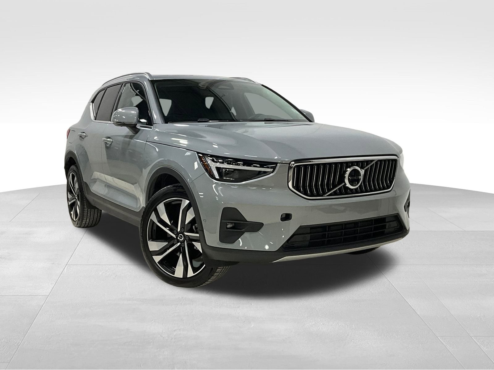 2025 Volvo XC40 Plus's photo