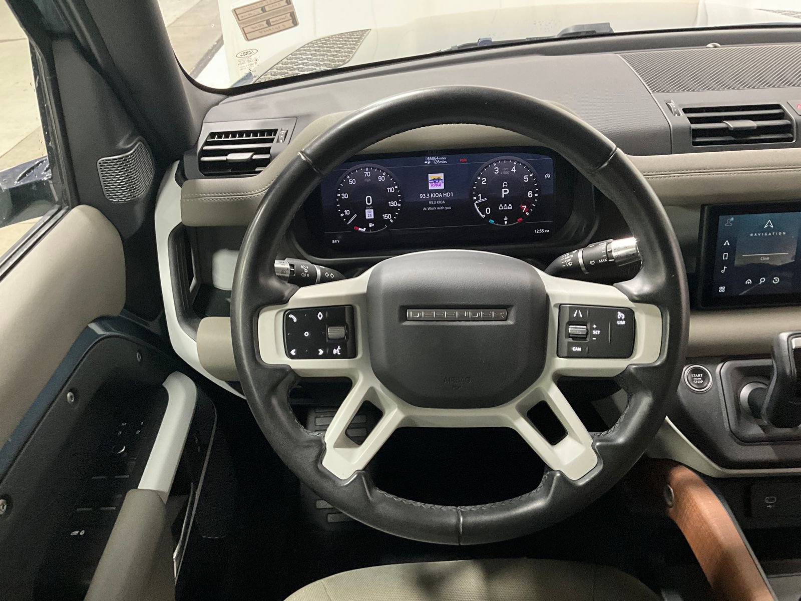 2020 Land Rover Defender 110 SE photo 4