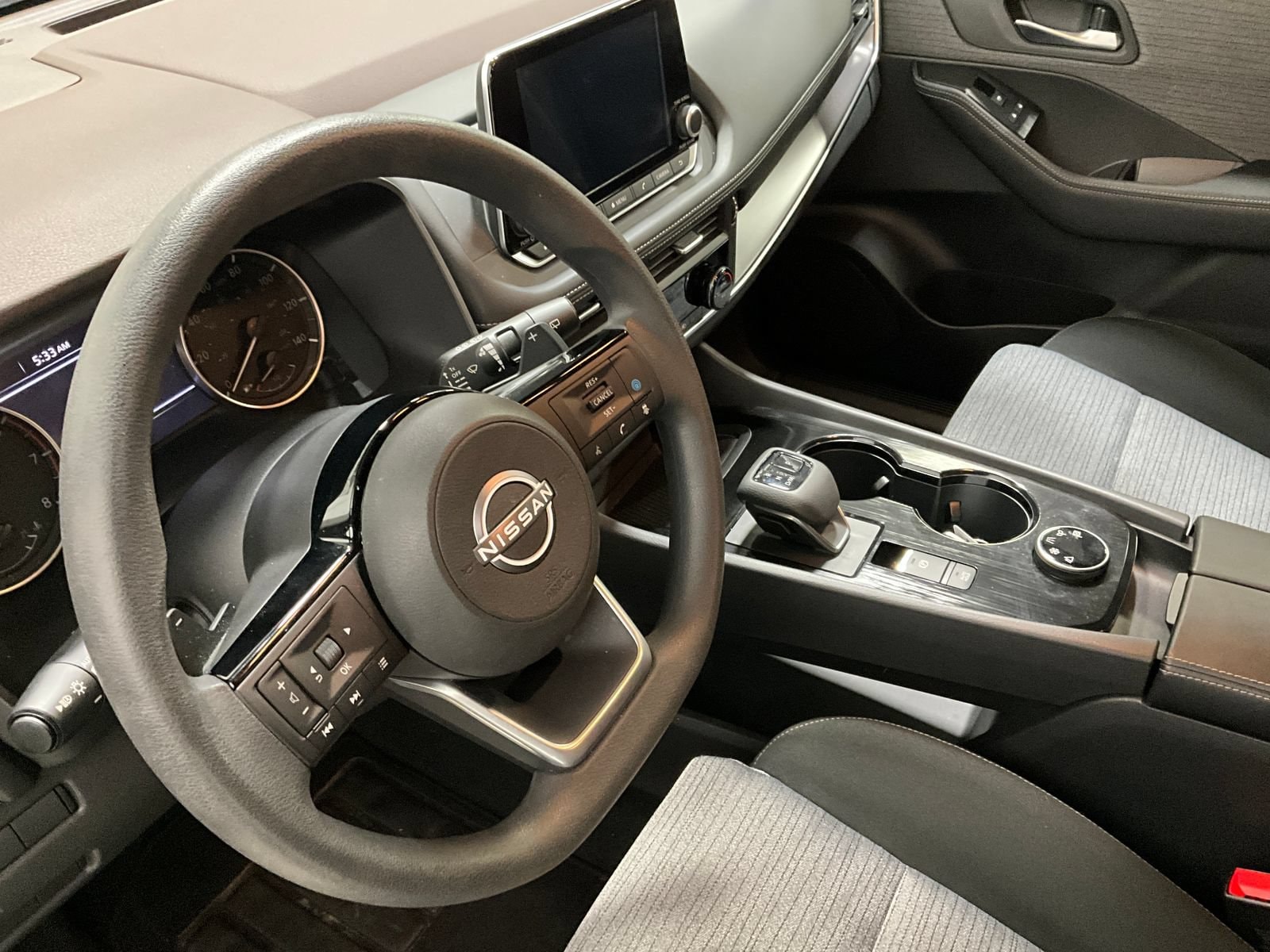 2023 Nissan Rogue SV - Photo 12