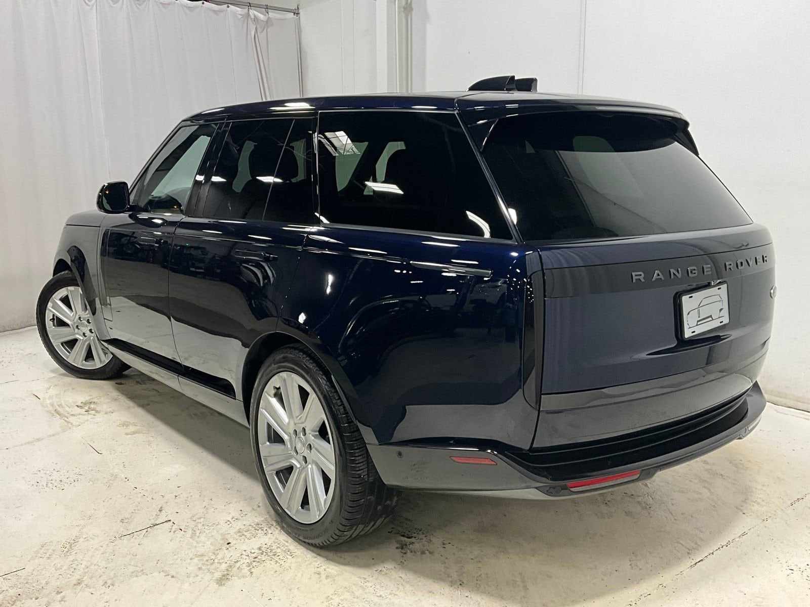 Used 2023 Land Rover Range Rover SE with VIN SALKP9E77PA022847 for sale in Des Moines, IA