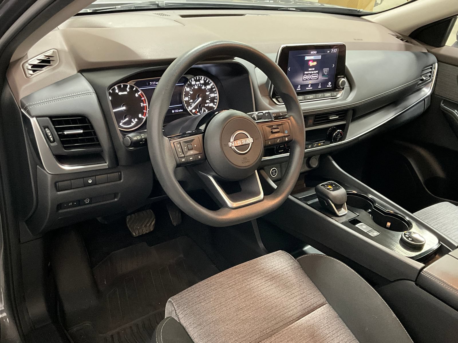 2023 Nissan Rogue SV - Photo 15