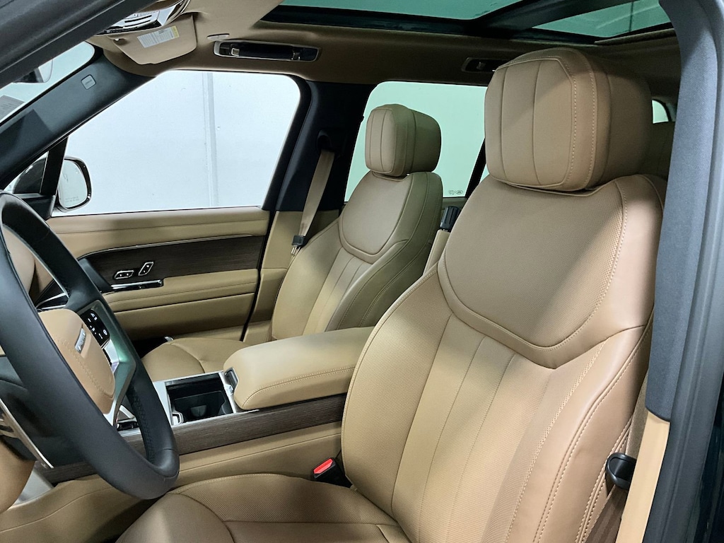New 2025 Land Rover Range Rover SE SUV