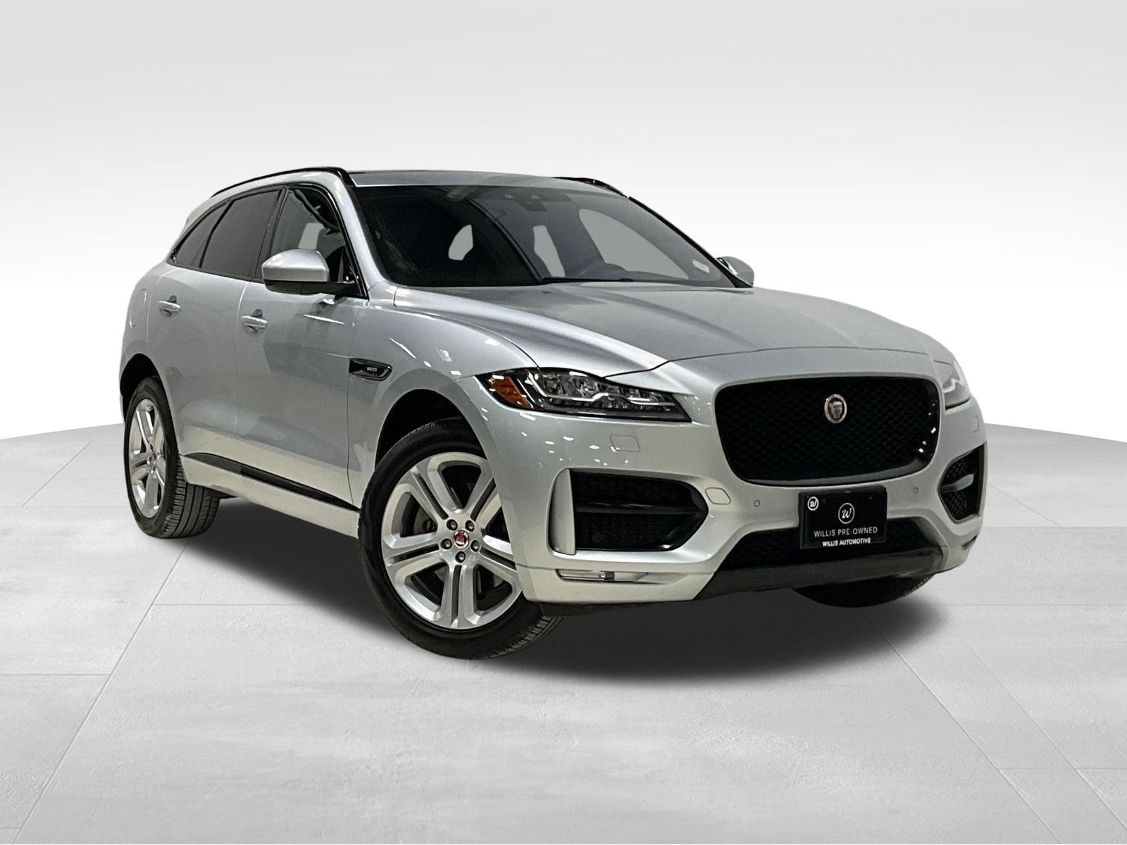 2018 Jaguar F-PACE R-Sport