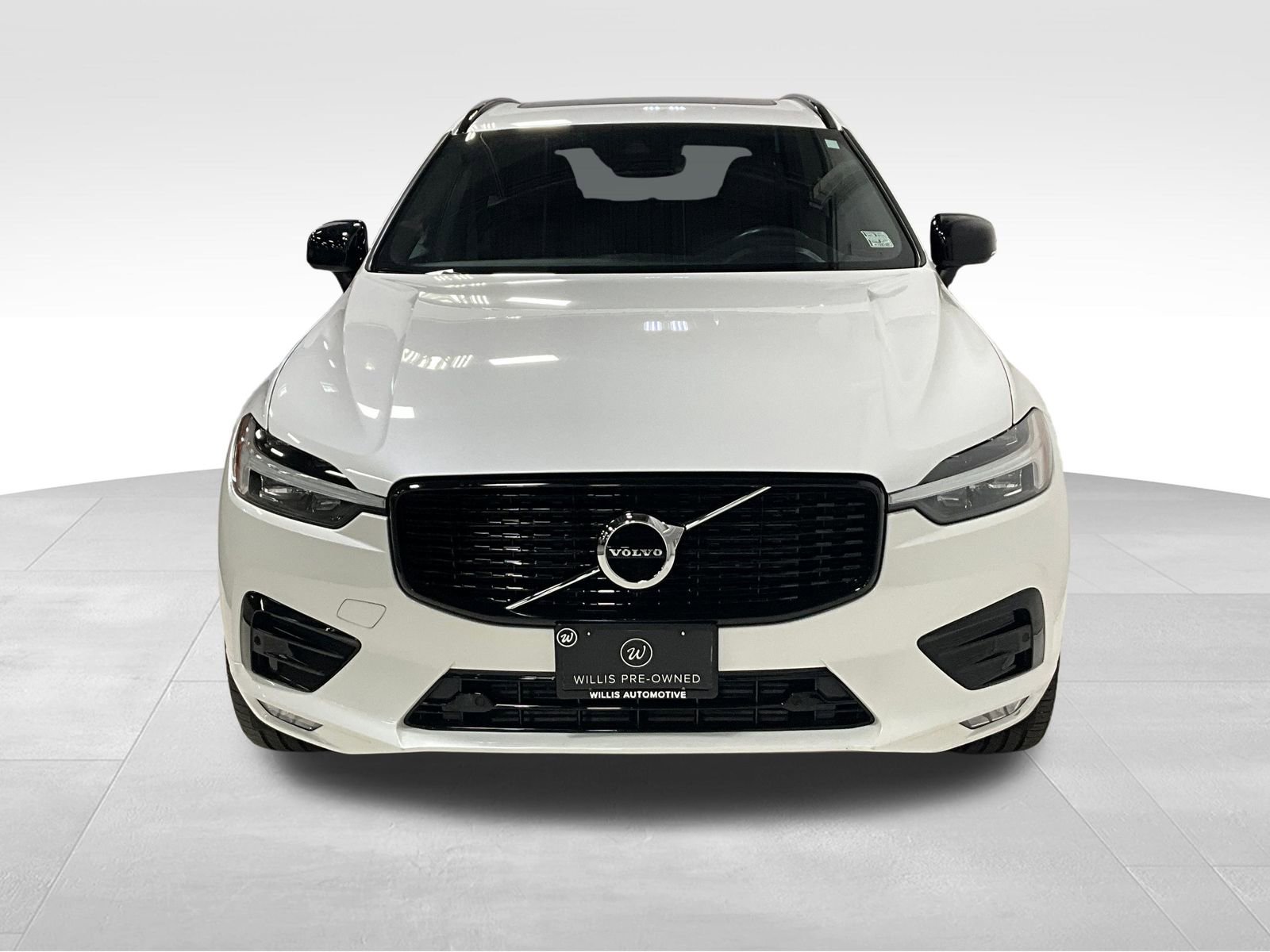 2021 Volvo XC60 T5 R-Design photo 2