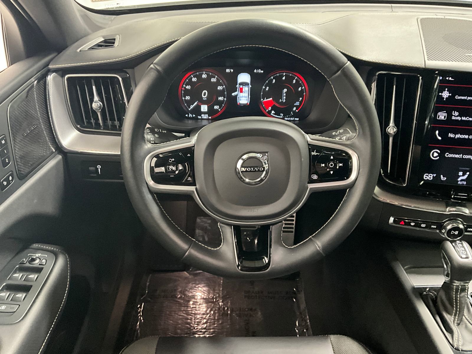 2021 Volvo XC60 T5 R-Design photo 4