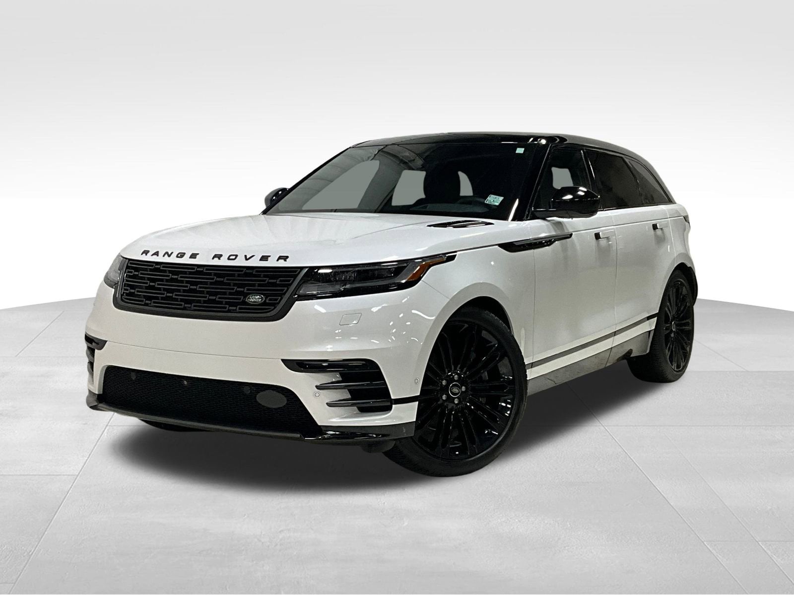 2026 Land Rover Range Rover Velar Dynamic SE's photo