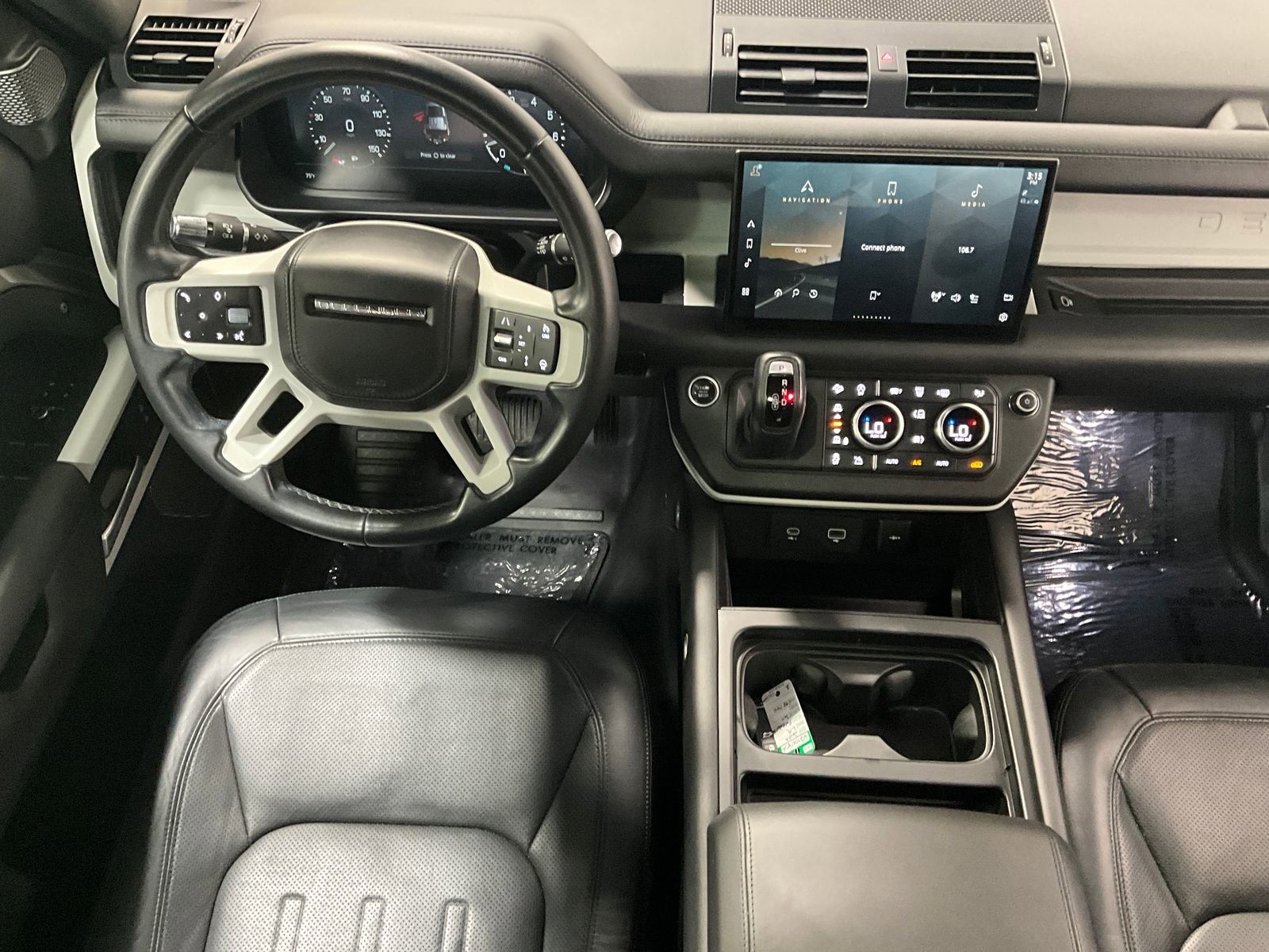 2022 Land Rover Defender XS Edition photo 3