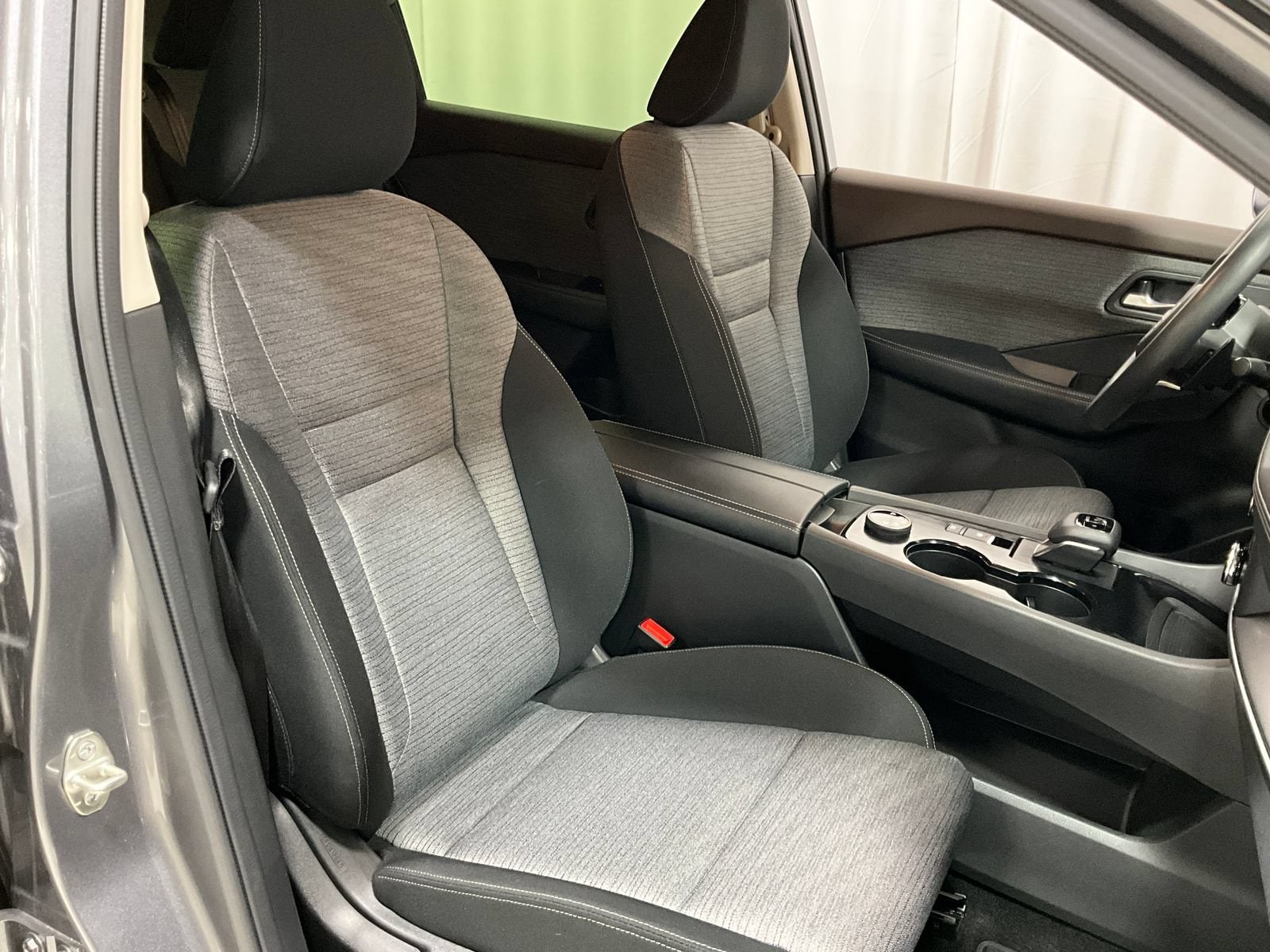 2023 Nissan Rogue SV - Photo 9
