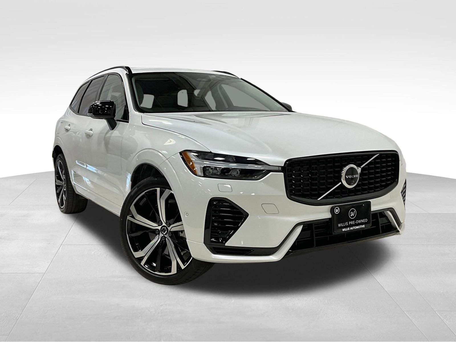 2024 Volvo XC60 Ultimate's photo