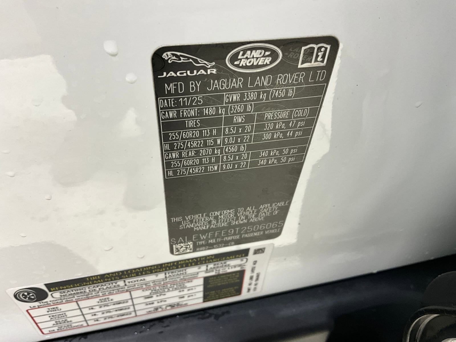 2026 Land Rover Defender V8 - Photo 12