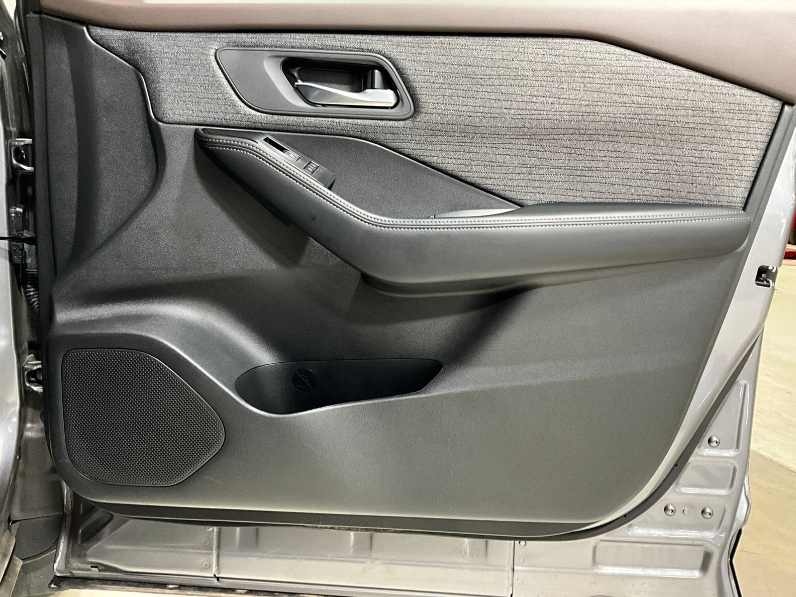 2023 Nissan Rogue SV - Photo 23