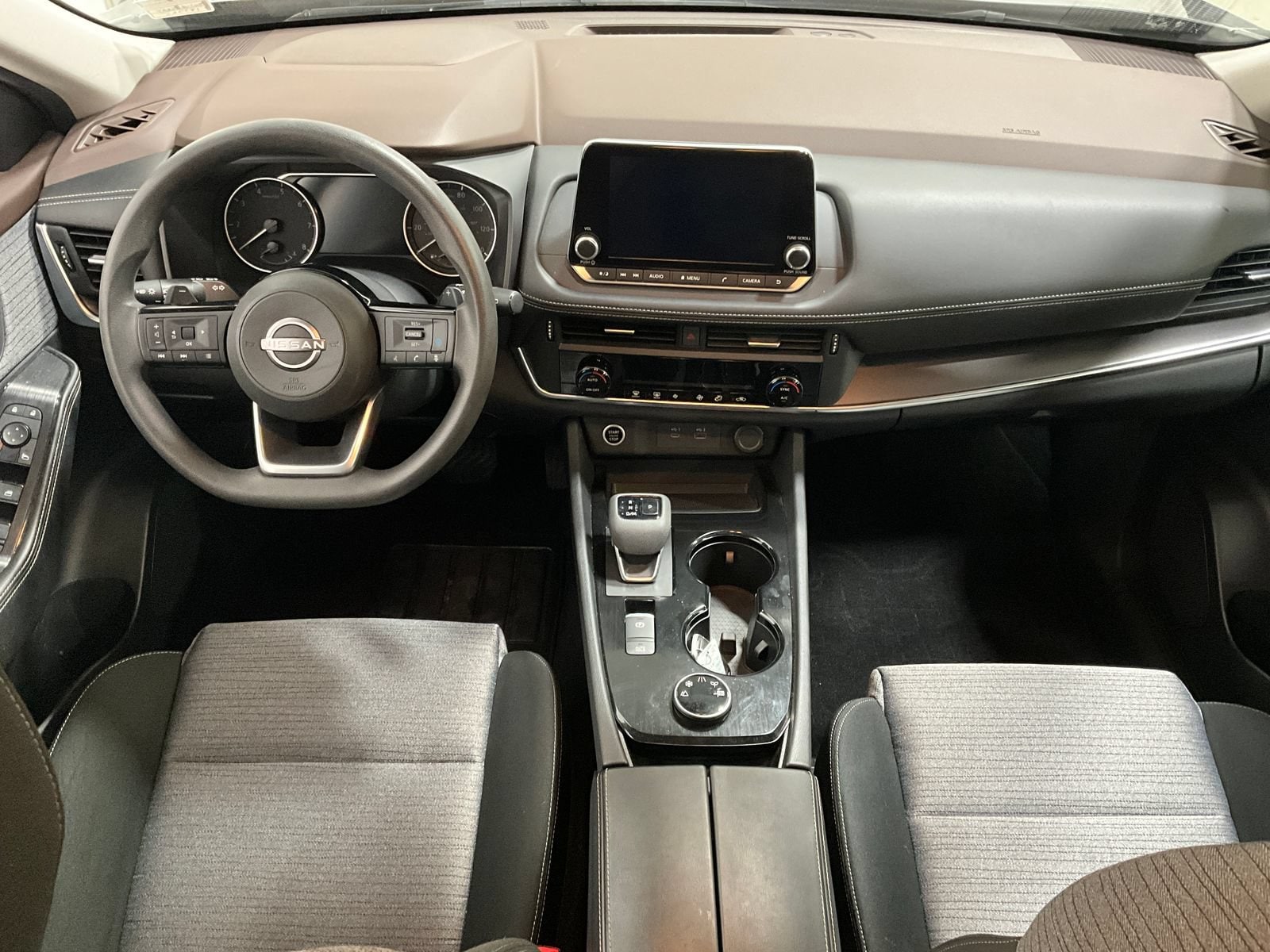 2023 Nissan Rogue SV - Photo 13