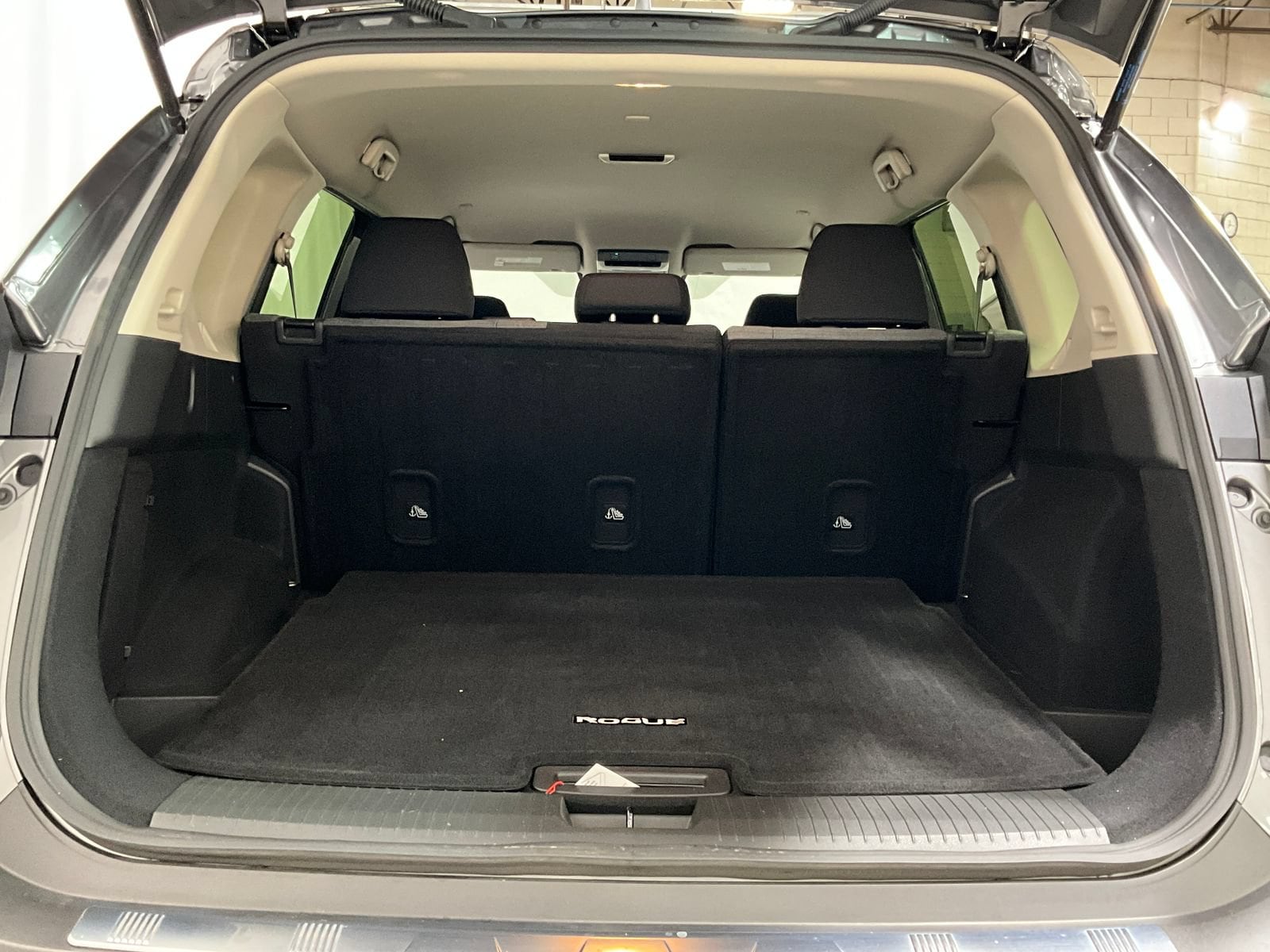 2023 Nissan Rogue SV - Photo 25
