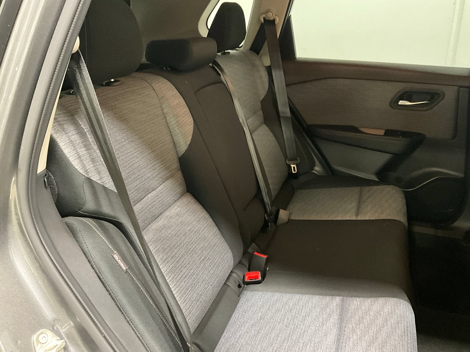 2023 Nissan Rogue SV - Photo 21